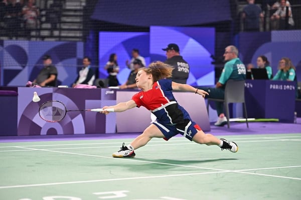 Join Us for Silver Bells in the City with Paralympic Medalist Jayci Simon as Grand Marshal!